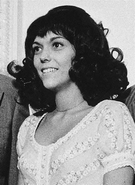 Karen carpenter wiki - Karen Anne Carpenter (March 2, 1950 – February 4, 1983) was an American singer and drummer who formed half of the highly successful duo the Carpenters with her older brother Richard. With a distinctive three-octave contralto range, she was praised by her peers for her vocal skills. 